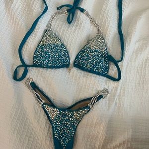 Women’s competition bikini size small